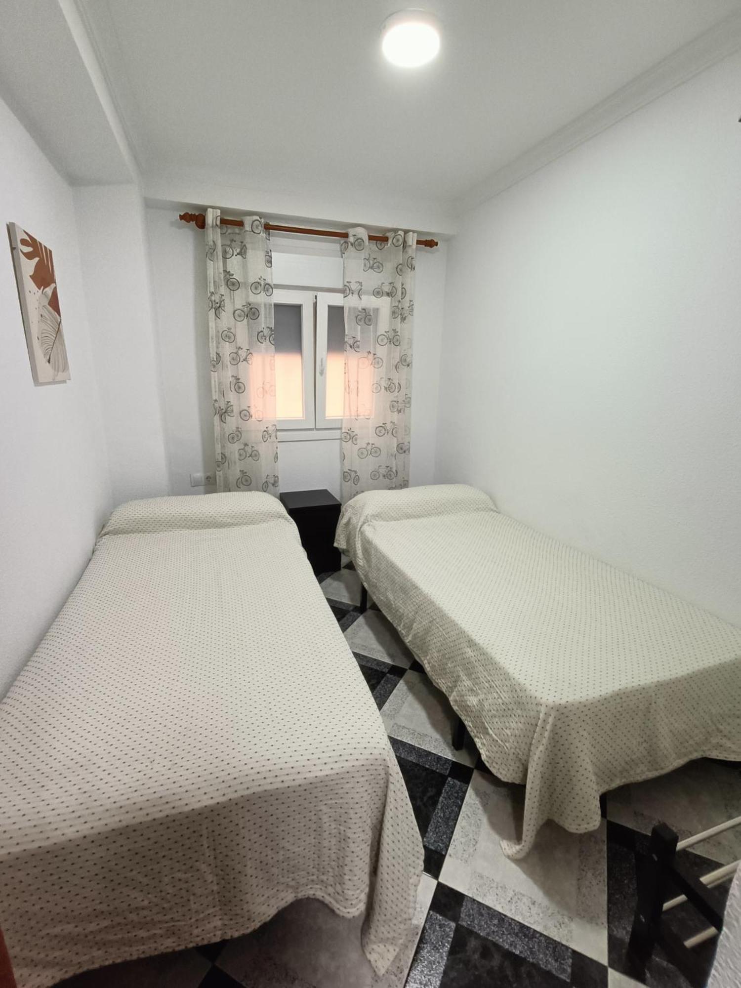 Piso Calidad Precio Junto A La Playa De La Victoria Apartment Cádiz Exterior foto